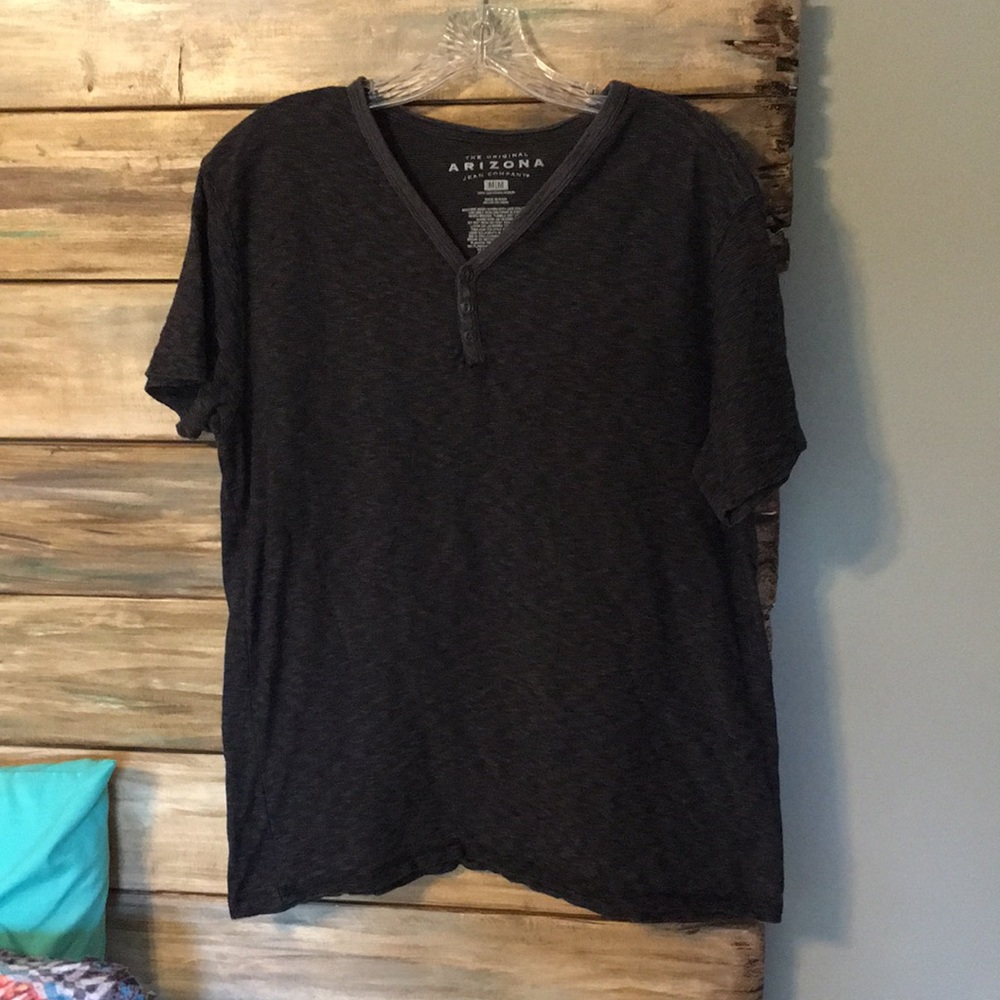 Men’s Classic Button T